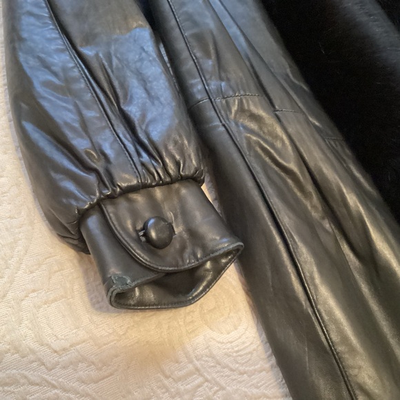 Damselle Luxurious Vintage Black Leather Coat with Fur Trim Women’s Size Medium - Picture 6 of 15